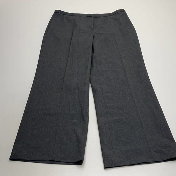 CALVIN KLEIN Women’s 8 Short Gray Lightweight Pant - Picture 1 of 4